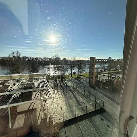Skau Eurovea Duplex Danube Exclusive View Free Parking 브라티슬라바